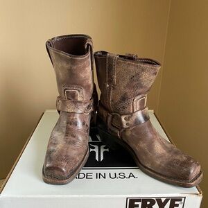 Frye harness.  Size 8